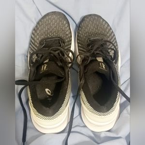 Womens size 6 asics